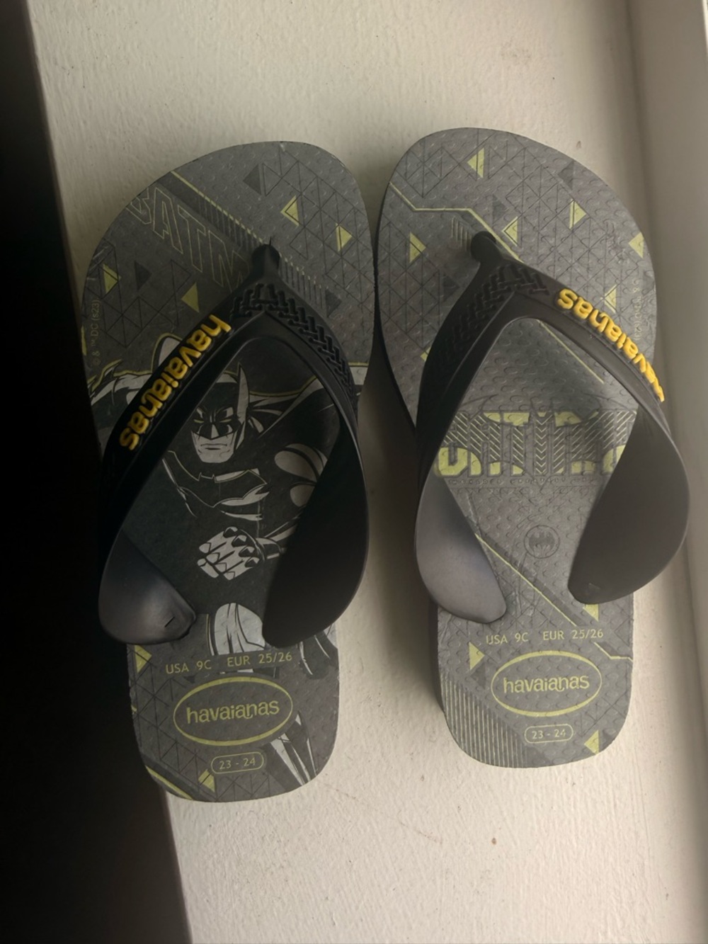Havaianas Black and Yellow Batman Graphic Flip Flops